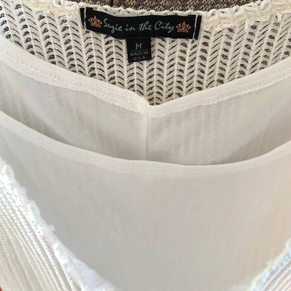 Susie In The City Womens Sz M White Chevron Open Mesh Knit ShortSleeve Lined Top - Picture 5 of 7